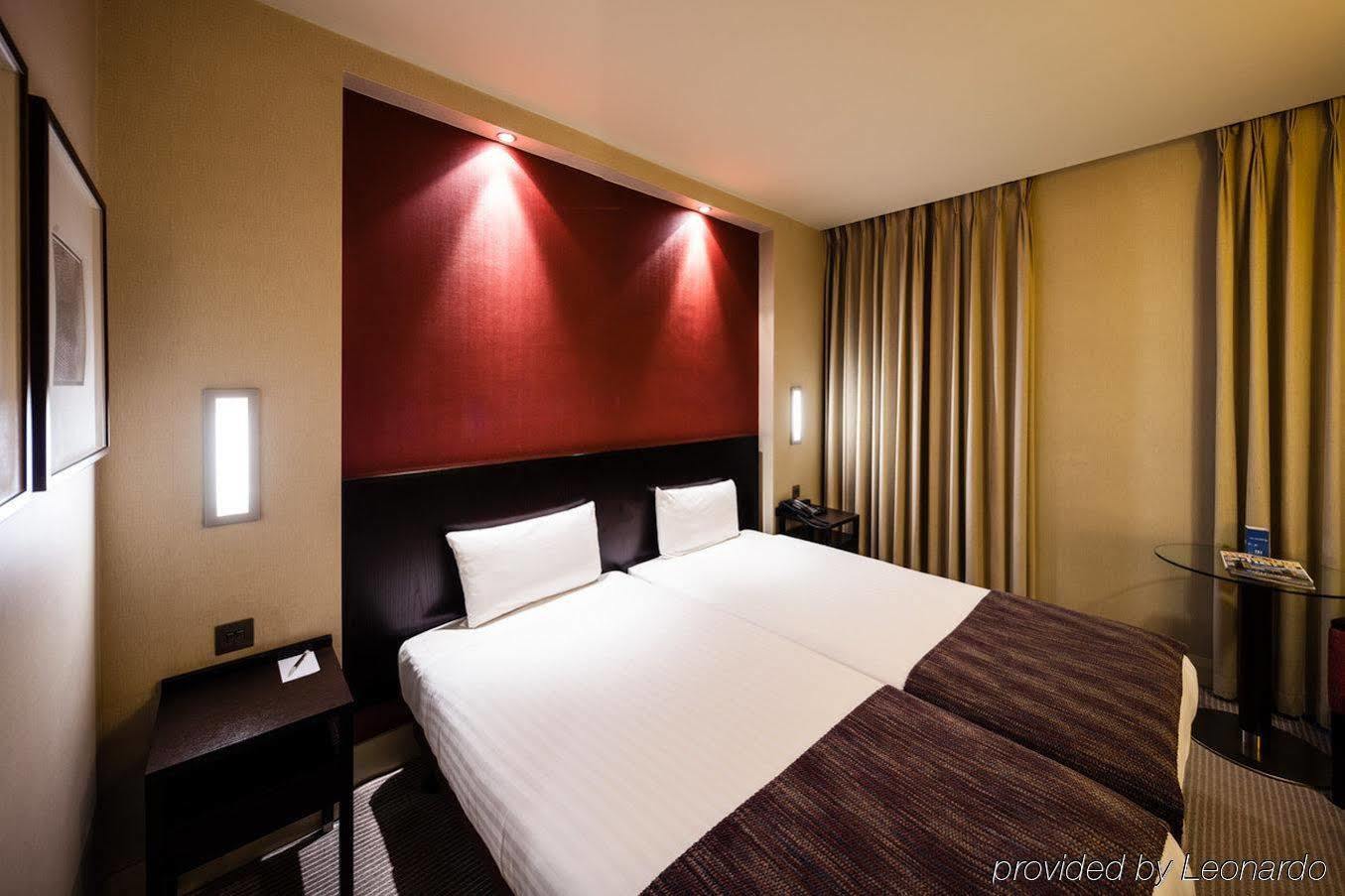 Nh London Kensington Hotel Exterior photo